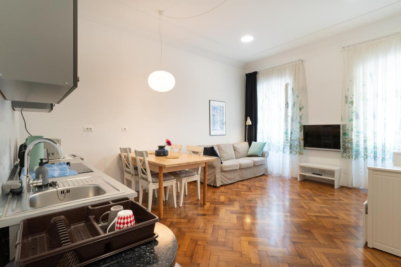 Mimi Carera Apartment & Room Rovinj Exteriör bild