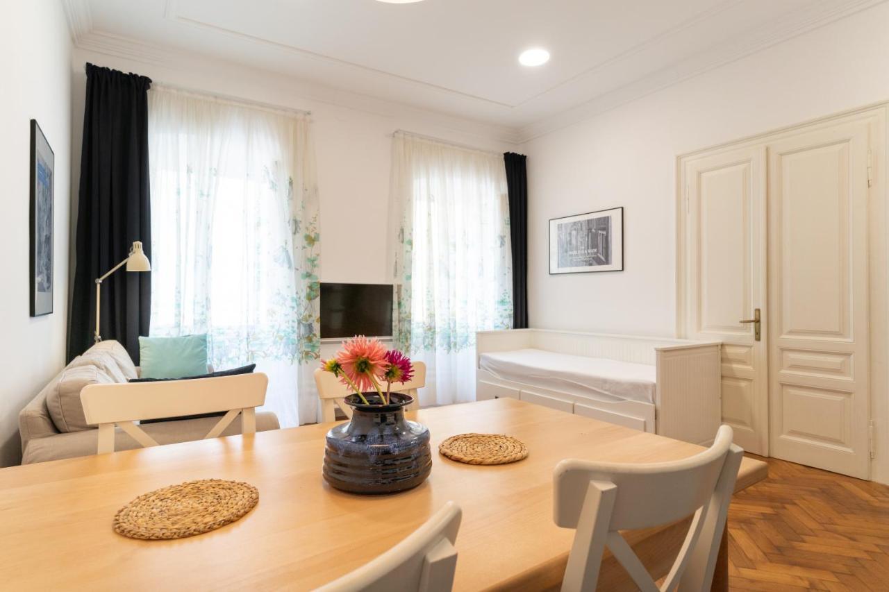 Mimi Carera Apartment & Room Rovinj Exteriör bild